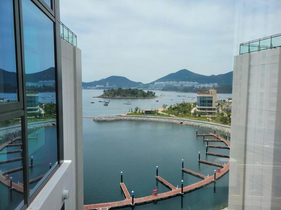 The Castle Ocean Marina Double Suite Joszu Kültér fotó